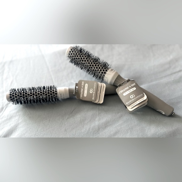 OLIVIA GARDEN CERAMIC ION THERMAL ROUND HAIRBRUSH - CI 20 - 3/4" INC - Picture 2 of 3